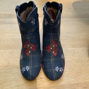 Brand New Indigo Road Embroidered Boots